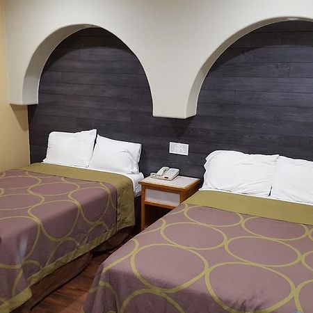 Reedley Inn Екстер'єр фото
