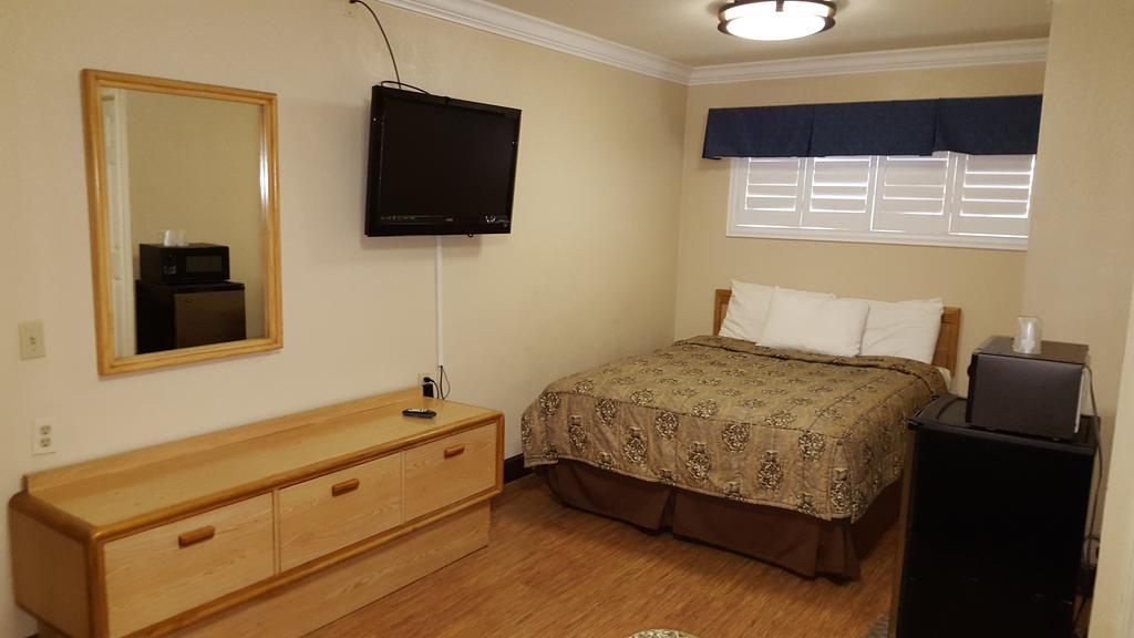 Reedley Inn Екстер'єр фото