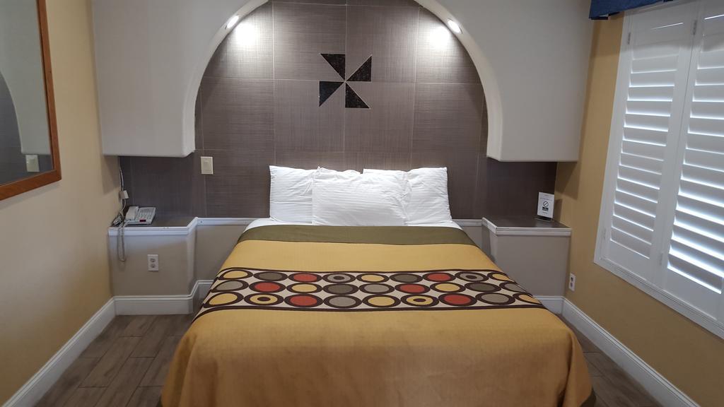 Reedley Inn Екстер'єр фото
